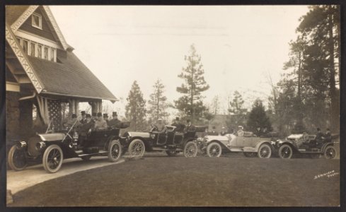 Ex-President Roosevelt and reception committee at Spokane, Apr. 9, 1911. LCCN2013651185
