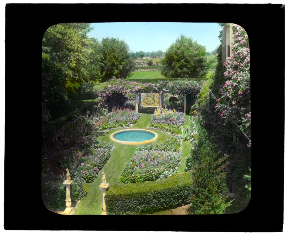 Darena, George Barton French house, Southampton, New York. Flower garden LCCN2008675775