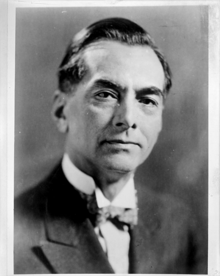 Death to Quezon! is heard in Manila ... the battle cry of the Radical party in a mass meeting of 1,000 persons in the Manila Opera House here. Manuel Quezon ... president of the Philippine LCCN2011647833