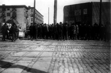 Fans crowd at Brooklyn ball grounds LCCN2001704357