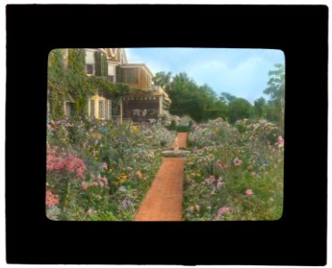 Gardenside, Frederick Augustus Snow house, Ox Pasture Road, Southampton, New York. View north to flower garden LCCN2008675784