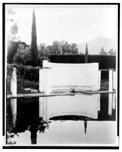 El Fureidis, James Waldron Gillespie house, Parra Grande Lane, Montecito, California. Reservoir LCCN2004669701