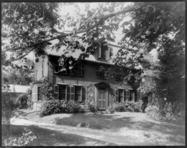 Hawthorne's old manse - home in Salem, Mass. LCCN2005691339