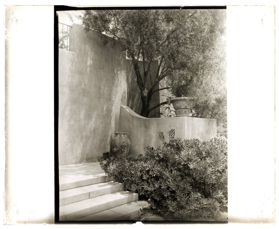 El Fureidis, James Waldron Gillespie house, Parra Grande Lane, Montecito, California. Stairway LCCN2008680079