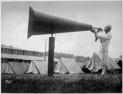 Getting em up at U.S.Naval Training Camp, Seattle, Washington. Webster & Stevens. - NARA - 533698