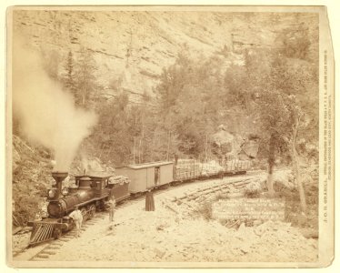 Giant Bluff. Elk Canyon on Black Hills and Ft. P. R.R. LCCN99613830
