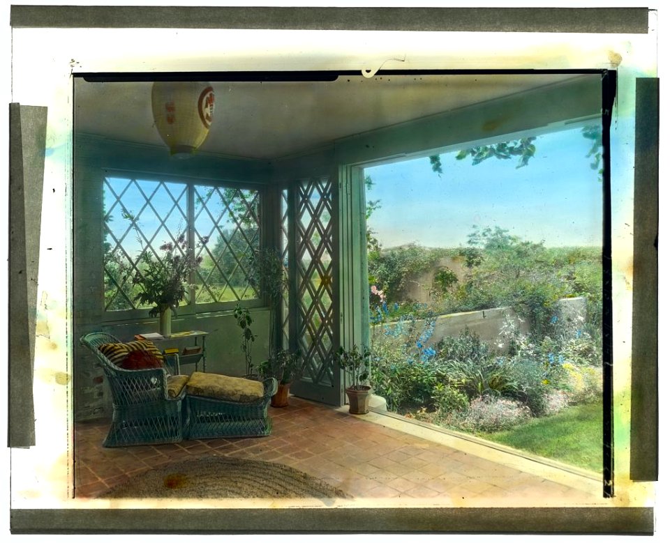 Gray Gardens, Robert Carmer Hill house, Lily Pond Lane, East Hampton, New York. Sun-room overlooking walled garden LCCN2008680030