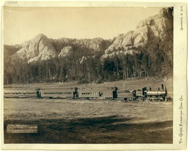 Harney Range. Horseshoe Curve on the B(urlington) and M(issouri River) Ry. near Custer City, S.D. LCCN99613826