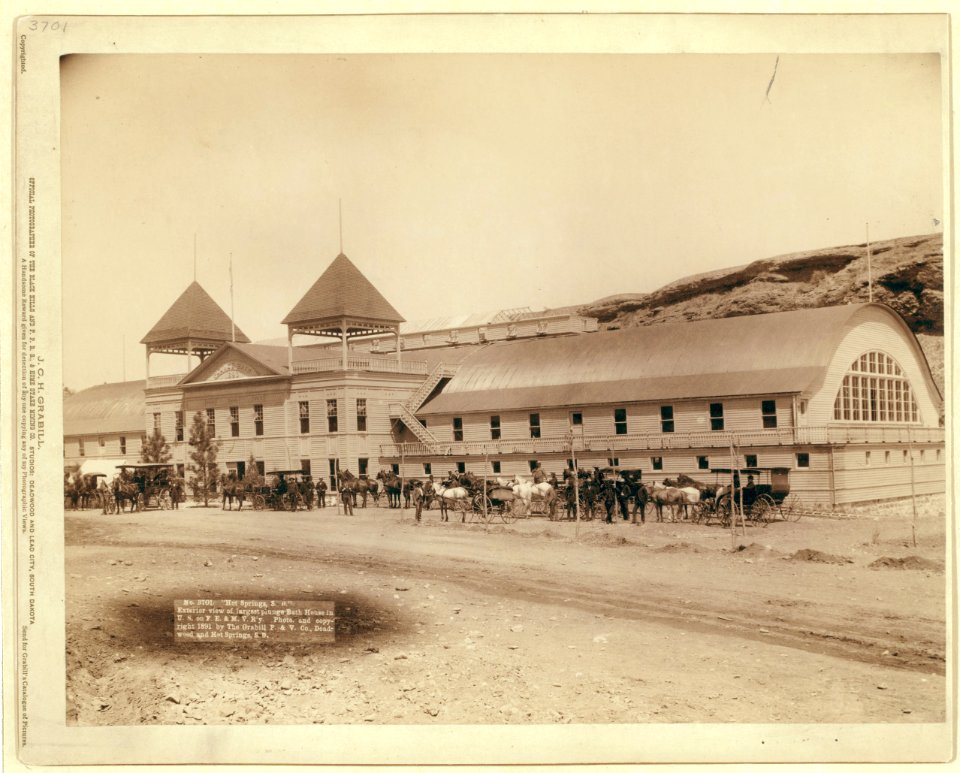 Hot Springs, S.D. Exterior view of largest plunge bath house in U.S. on F.E. and M.V. R'y LCCN99613860