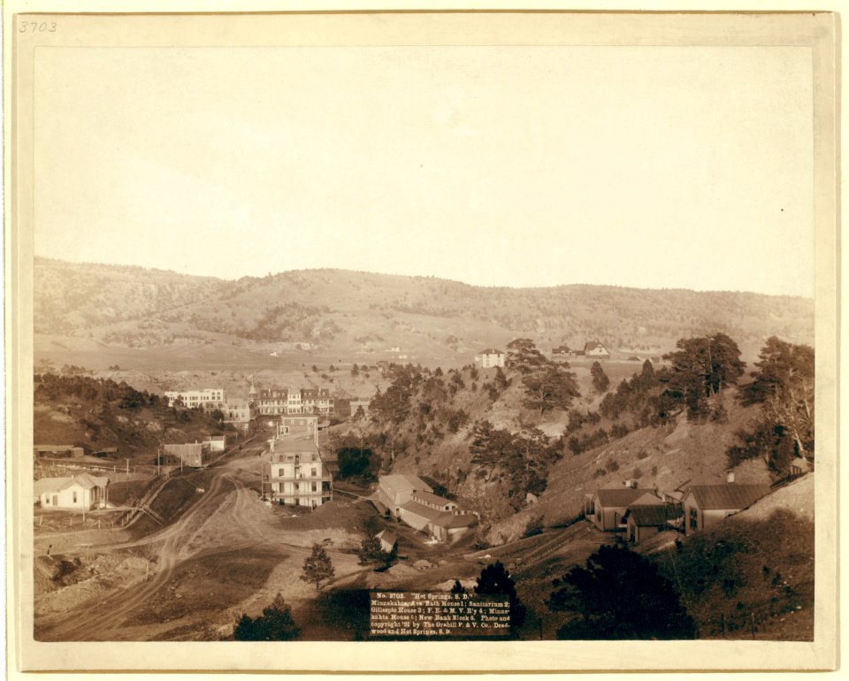 Hot Springs, S.D. Minnekahta, Ave. Bath house 1; Sanitarium 2; Gillespie House 3; F.E. and M.V. R'y. 4; Minnekahta House 5; New bank block 6 LCCN99613862