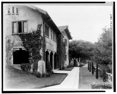 Il Paradiso, Mrs. Dudley Peter Allen house, 1188 Hillcrest Avenue, Oak Knoll, Pasadena, California. Loggia LCCN2001696888