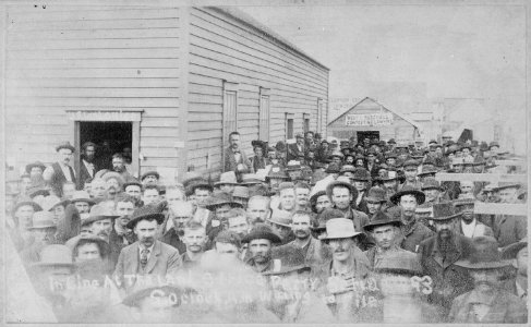 In Line At The land Office, Perry, Sept. 23, 1893. 9 o'clock A.M. waiting to file. - NARA - 516458 photo