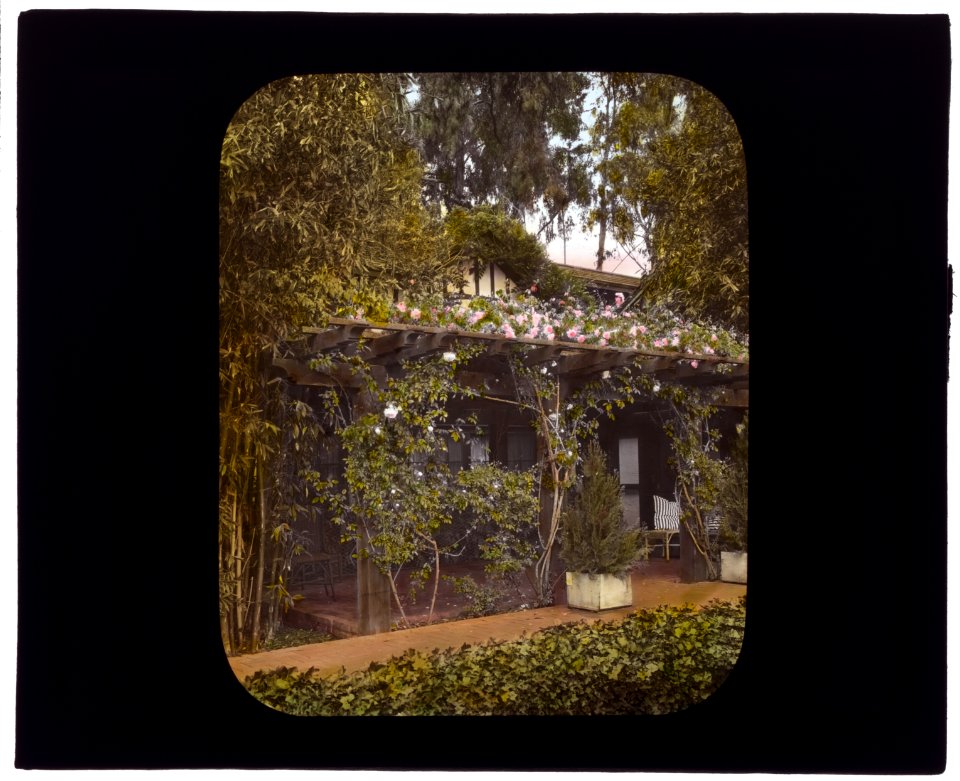 Inellan, Walter Douglas house, Channel Drive, Montecito, California. Porch LCCN2007684909