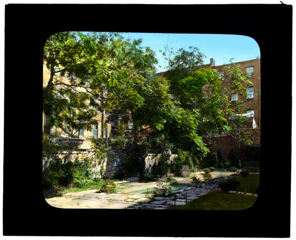 Jones Wood townhouses, East 65th and East 66th Streets between Lexington and Third Avenues, New York, New York. Reflecting pool on south terrace LCCN2007685126