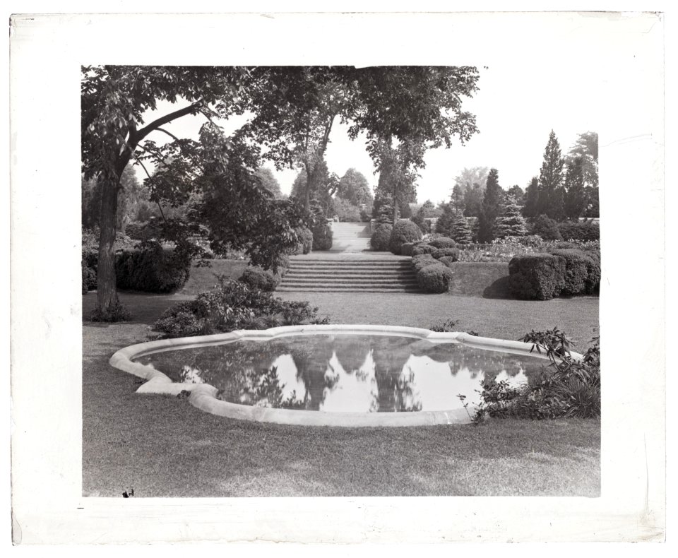 Killenworth, George Dupont Pratt house, Glen Cove, New York. Green Garden LCCN2008680054