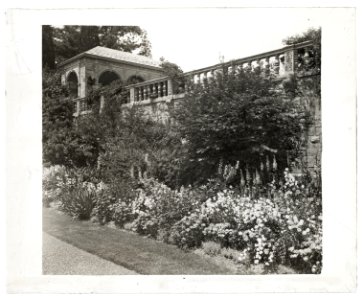 Killenworth, George Dupont Pratt house, Glen Cove, New York. View to tea pavilion LCCN2008680080
