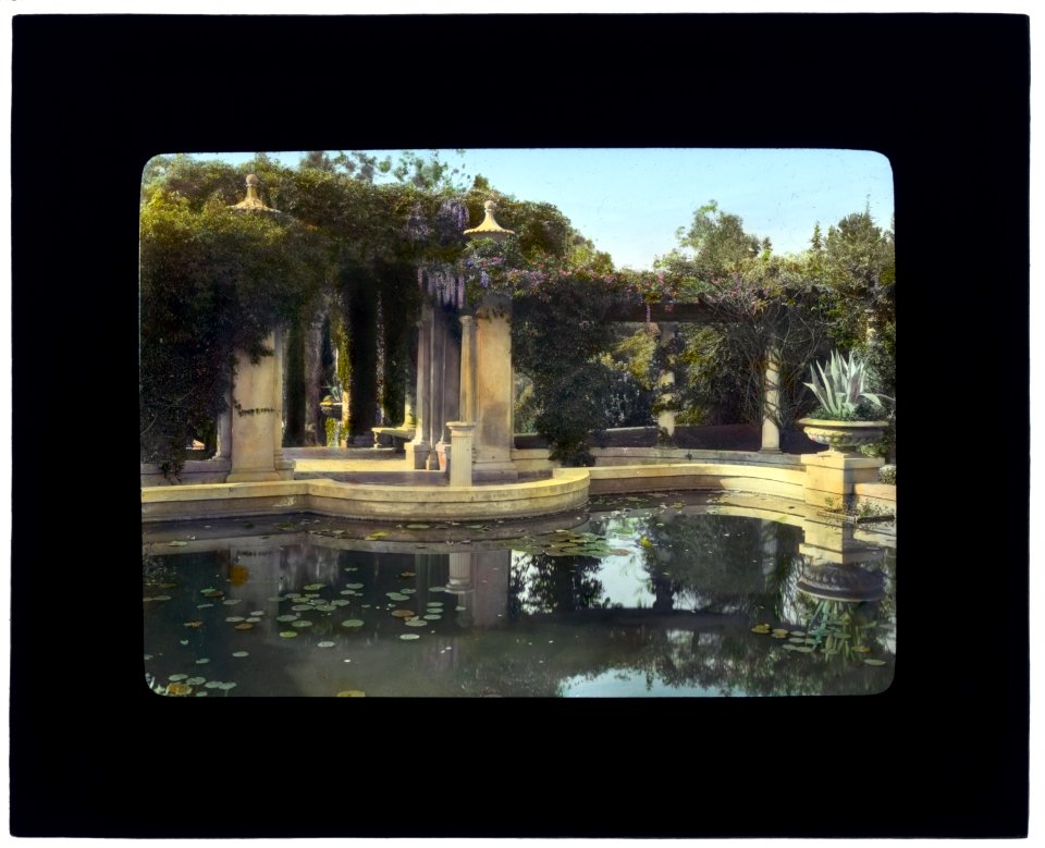 Kimberly Crest, John Alfred Kimberly house, 1325 Prospect Drive, Redlands, California. Italian garden LCCN2007684866