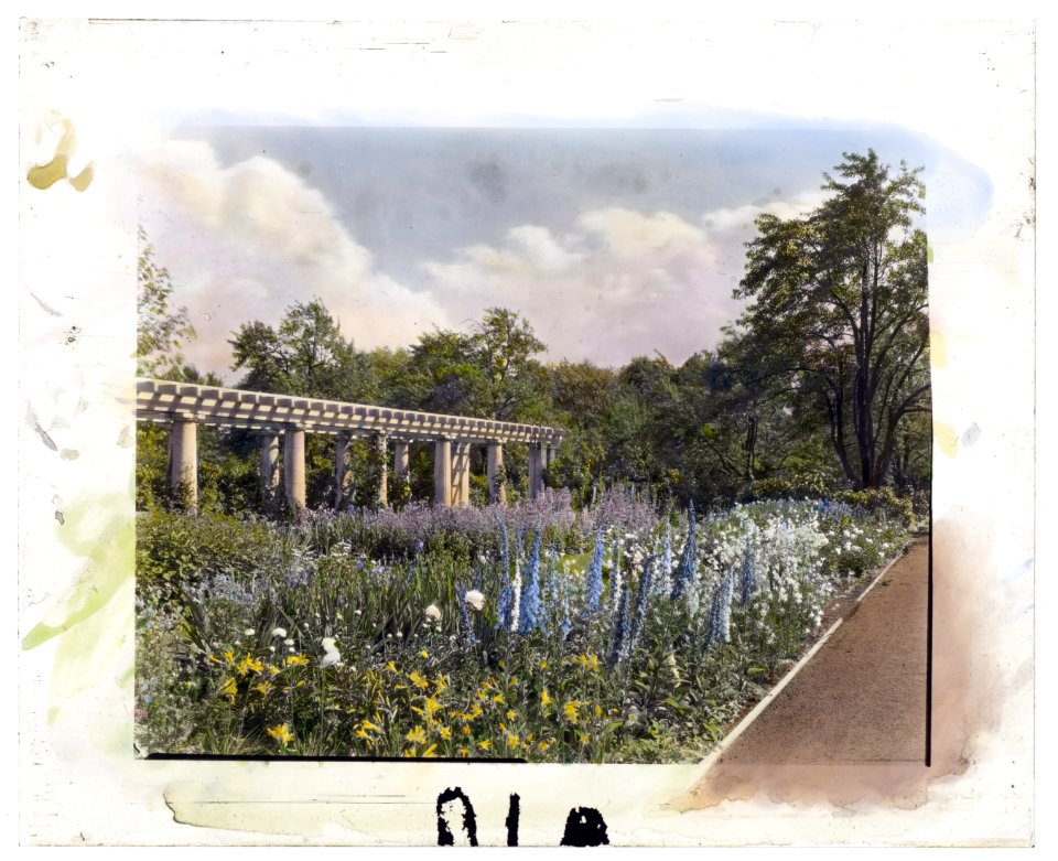 Lake Terrace, John Stoughton Newberry, Jr., house, 99 Lake Shore Drive, Grosse Pointe Farms, Michigan. Pergola garden LCCN2008679259