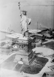 Liberty from army plane LCCN2014711704 (cropped)