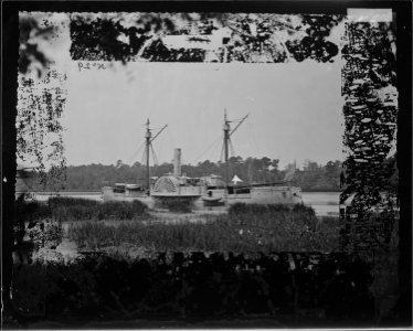 Mendota (Gunboat) on James River - NARA - 529071