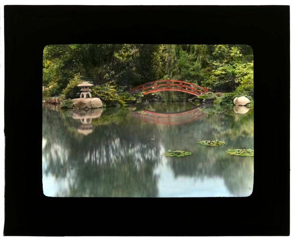 Marshfield, George Woodward Wickersham house, Cedarhurst, New York. Bridge to guest's island in Japanese garden LCCN2007685143