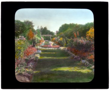Mariemont, Thomas Josephus Emery house, 386 Greenwood Ave., Middletown, Rhode Island. Flower garden LCCN2008675701