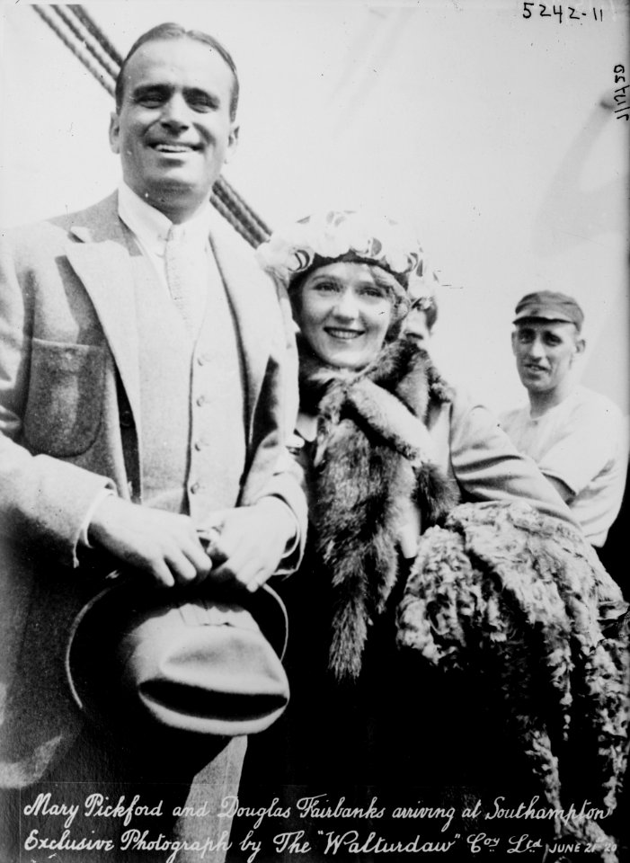Mary Pickford and Douglas Fairbanks arriving at Southampton, exclusive photograph by the Walturdaw Co. Ltd. June 21-20 LCCN2014710991