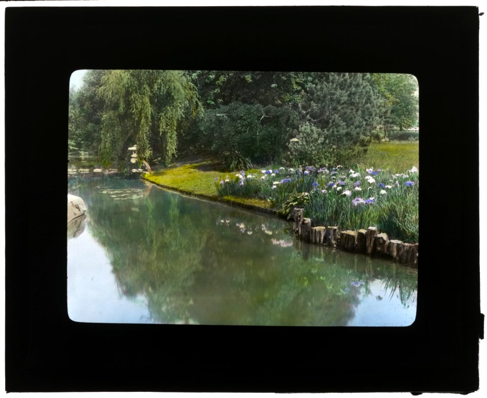 Marshfield, George Woodward Wickersham house, Cedarhurst, New York. Pond edge below house in Japanese garden LCCN2007685132