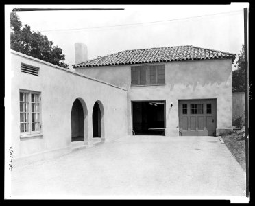 Mi Sueño, Herbert Coppell house, 1245 South Grand Avenue, Pasadena, California. Garage and chauffeur quarters LCCN2002722359