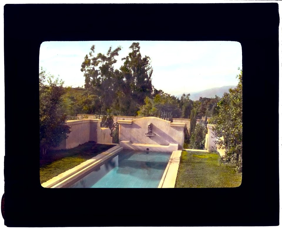 Mi Sueño, Herbert Coppell house, 1245 South Grand Avenue, Pasadena, California. View from dining room to reflecting pool LCCN2007684873