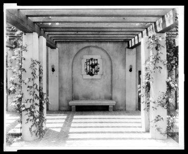 Mi Sueño, Herbert Coppell house, 1245 South Grand Avenue, Pasadena, California. Pergola bench LCCN2002735754
