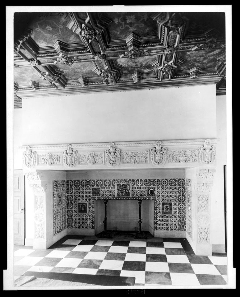 Mi Sueño, Herbert Coppell house, 1245 South Grand Avenue, Pasadena, California. Dining room fireplace LCCN2002722357