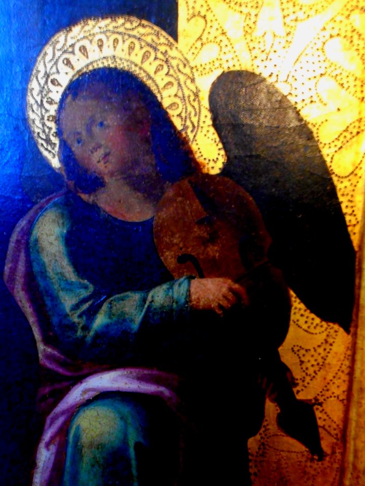 Musician Angel - Detail of the Virgin Mary with Child by unknown Neapolitan painter, half 16th century - Museum Quadreria dei Girolamini in Naples (44763417305)