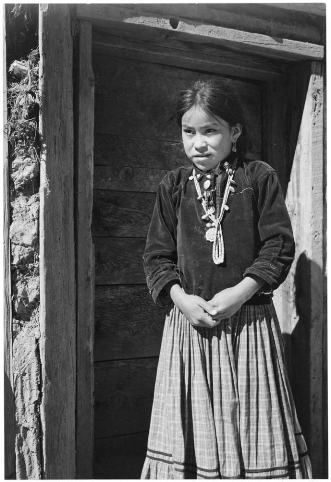 Navajo Girl, Canyon de Chelle, Arizona, 1941. (Canyon de Chelly National Monument) (vertical orientation), 1941 - NARA - 519950