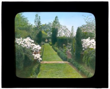 Old Acres, Robert Low Bacon house, Old Westbury, New York. Pathway LCCN2008675757
