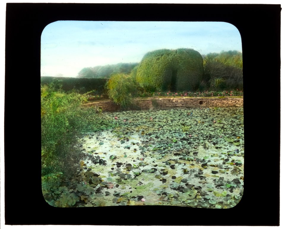 Oakland Farm, Alfred Gwynne Vanderbilt house, East Main Road, Portsmouth, Rhode Island. Pond LCCN2008675703