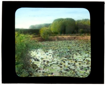 Oakland Farm, Alfred Gwynne Vanderbilt house, East Main Road, Portsmouth, Rhode Island. Pond LCCN2008675703