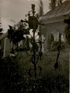 St.Martin bei Villach, Schmiedeeisernes Grabkreuz. (BildID 15509844)