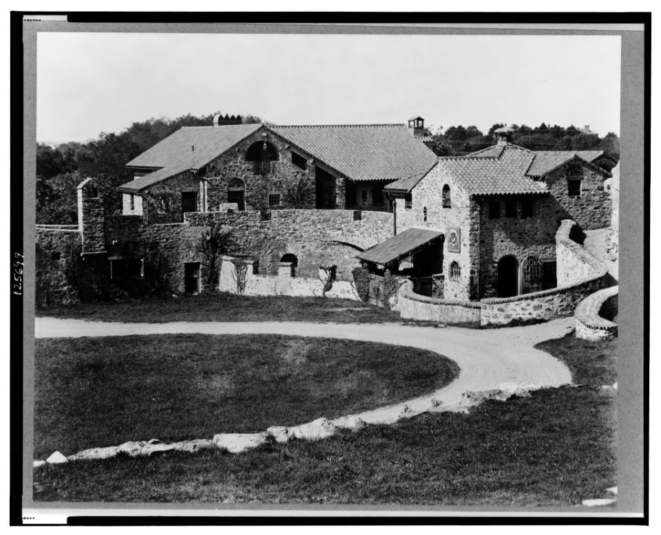 Surprise Valley Farm, Arthur Curtiss James property, Beacon Hill Road, Newport, Rhode Island. Courtyard and stone buildings LCCN00651320