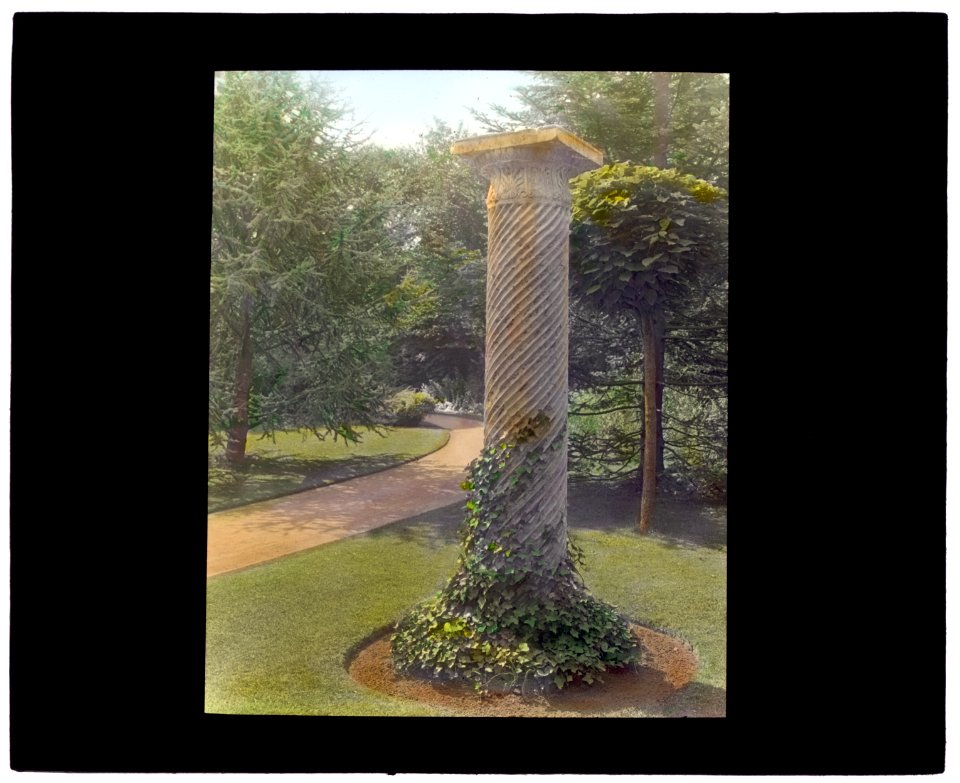 The Breakers, Cornelius Vanderbilt II house, 44 Ochre Point Avenue, Newport, Rhode Island. Ornamental column LCCN2008676064