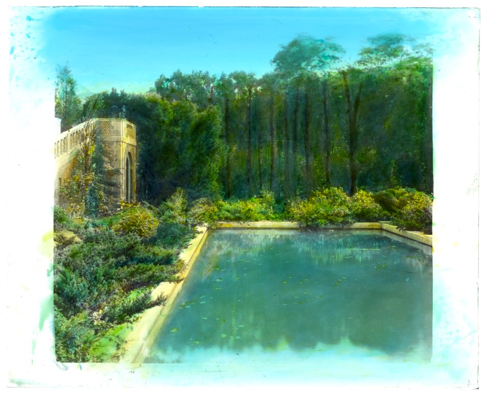The Braes, Herbert Lee Pratt, Glen Cove, New York. Terrace Garden ornamental pool LCCN2008680127