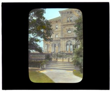 The Breakers, Cornelius Vanderbilt II house, 44 Ochre Point Avenue, Newport, Rhode Island. Garden gate LCCN2008676070