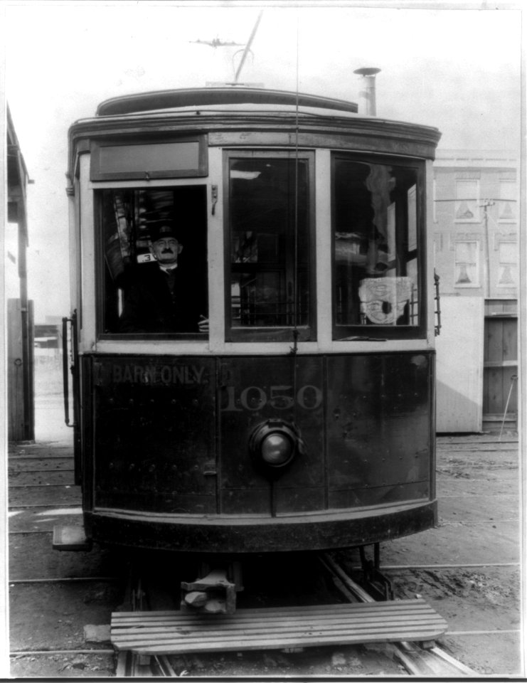 The motorman LCCN2004677189