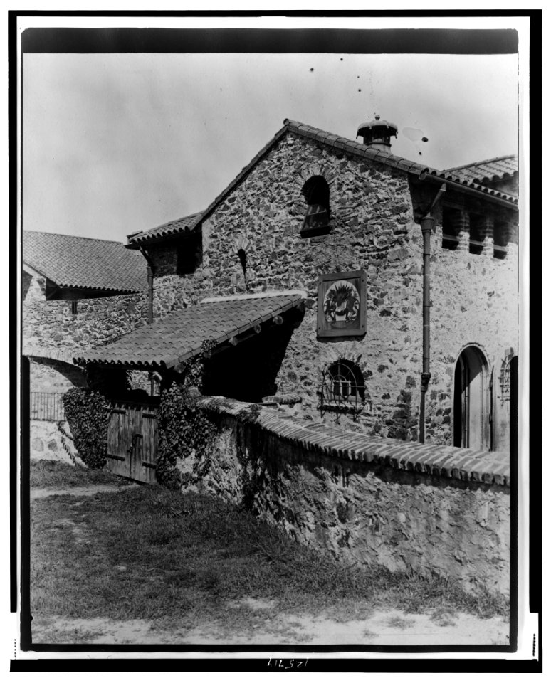 Surprise Valley Farm, Arthur Curtiss James property, Beacon Hill Road, Newport, Rhode Island. Stone buildings and stone fence LCCN00651319