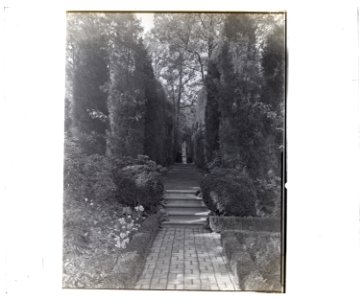 The Causeway, James Parmelee house, 3100 Macomb Street, Washington, D.C. Walkway LCCN2008680110