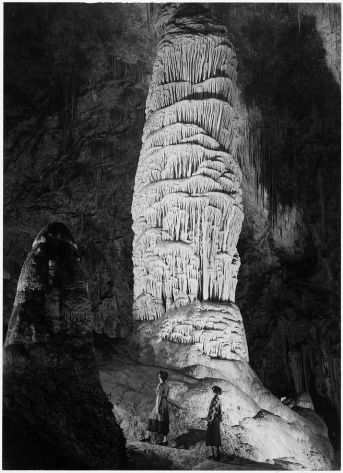 The Giant Domes in the interior of Carlsbad Cavern, Carlsbad Caverns National Park, New Mexico. (vertical orientation) - NARA - 520024