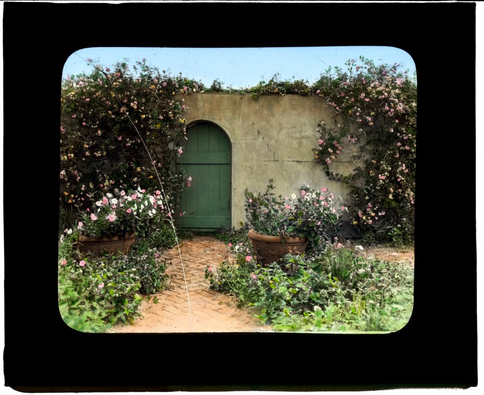 The Dunes, Frank Bestow Wiborg house, Highway Behind the Pond, East Hampton, New York. Garden door LCCN2008675857