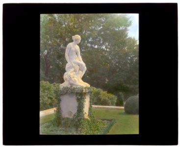 The Elms, Edward Julius Berwind, 367 Bellevue Avenue, Newport, Rhode Island. Terrace statue LCCN2008676073