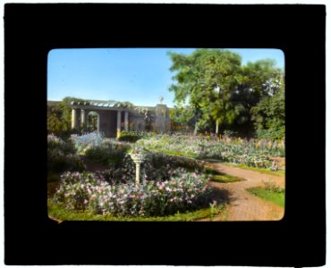 The Fens, Lorenzo Easton Woodhouse house, Huntting Lane, East Hampton, New York. Flower garden LCCN2008675778