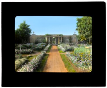 The Fens, Lorenzo Easton Woodhouse house, Huntting Lane, East Hampton, New York. Pathway LCCN2008675791